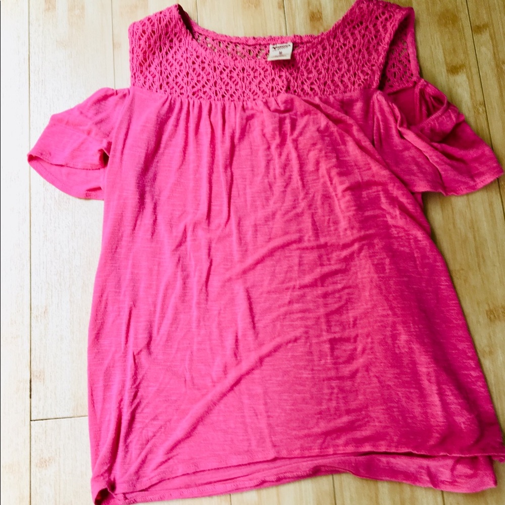 Fuchsia Women’s Flowy ColdShoulder Top With Cutout